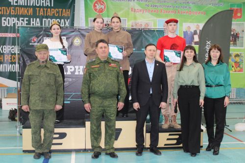 Хәрби - патриотик уеннар узды