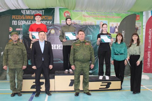 Хәрби - патриотик уеннар узды