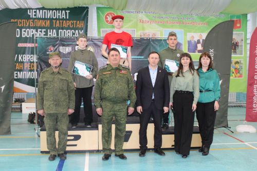 Хәрби - патриотик уеннар узды