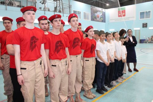 Хәрби - патриотик уеннар узды