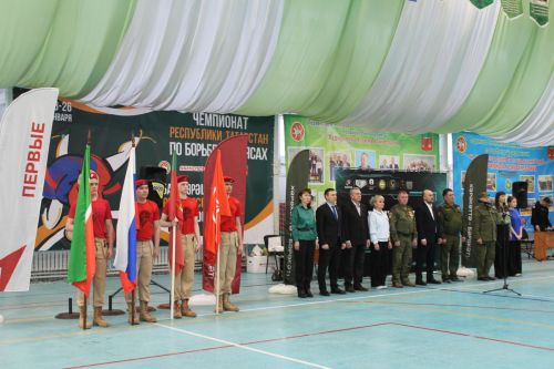 Хәрби - патриотик уеннар узды