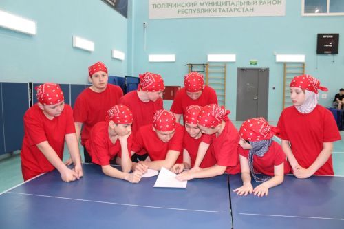 Хәрби - патриотик уеннар узды
