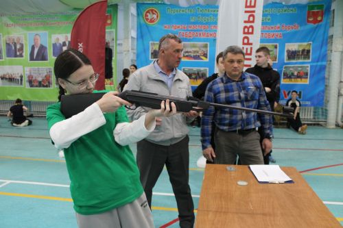 Хәрби - патриотик уеннар узды