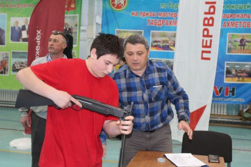 Хәрби - патриотик уеннар узды