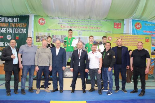 Теләчедә җырчы Салават Фәтхетдинов  призына республика турниры узды