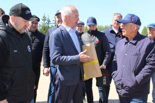 Рөстәм Миңнеханов Теләчедә чәчү кампаниясенең барышын бәяләде