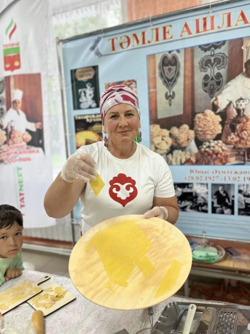 «Милли кухня традицияләрен торгызу- мәдәни күптөрлелеккә илтүче юл» проекты кысаларында осталык дәресе узды
