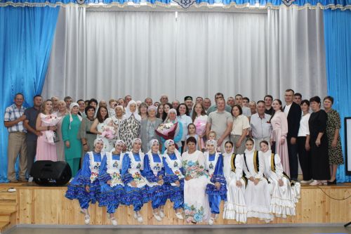 Халыкчан җитәкче иде