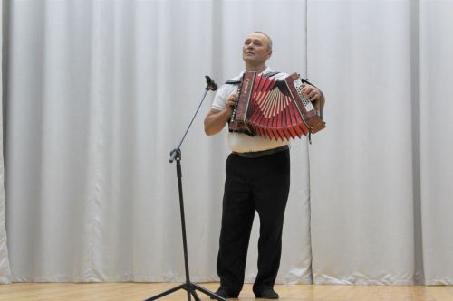 Халыкчан җитәкче иде