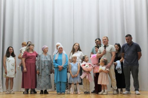 Халыкчан җитәкче иде