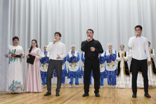 Халыкчан җитәкче иде