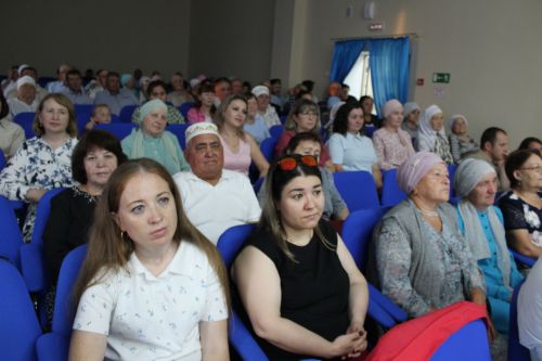 Халыкчан җитәкче иде