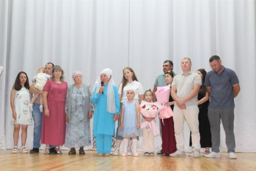 Халыкчан җитәкче иде