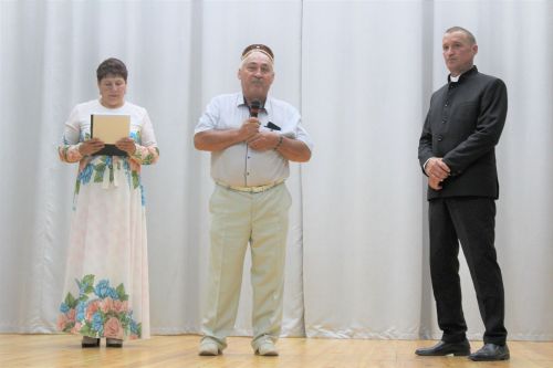 Халыкчан җитәкче иде