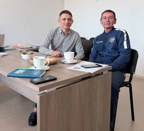 Буыннар элемтәсе:  «Олимп»та, аның беренче җитәкчесе кунакта
