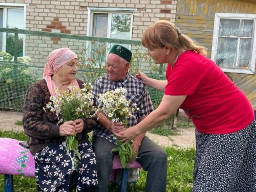 Теләчедә «Мин сиңа ромашка бүләк итәм» акциясе узды