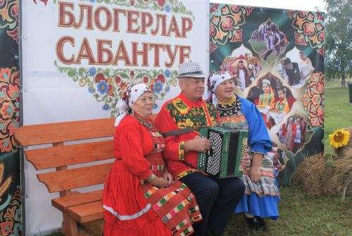 Теләчедә бишенче тапкыр   «Түгәрәк уен + Блогерлар Сабан туе» узды