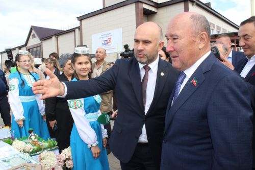 Бүген Теләчедә танылган шәхесләребез хөрмәтенә бюстлар ачылды