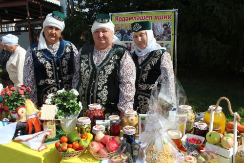 Бүген Теләчедә танылган шәхесләребез хөрмәтенә бюстлар ачылды