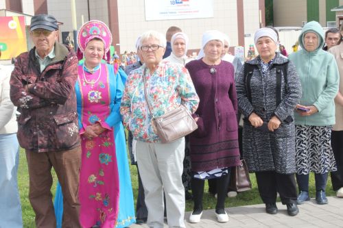 Бүген Теләчедә танылган шәхесләребез хөрмәтенә бюстлар ачылды
