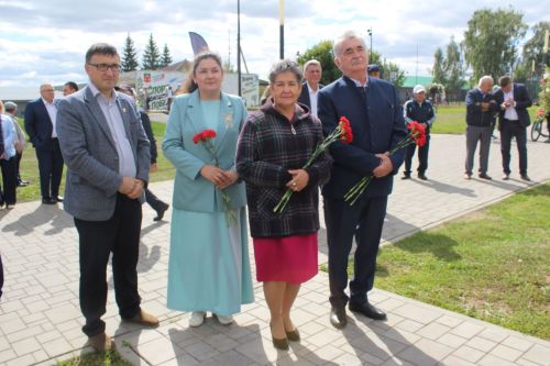 Бүген Теләчедә танылган шәхесләребез хөрмәтенә бюстлар ачылды