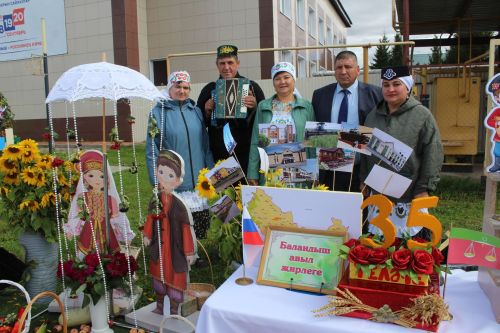 Бүген Теләчедә танылган шәхесләребез хөрмәтенә бюстлар ачылды