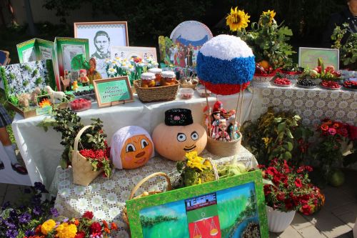 Бүген Теләчедә танылган шәхесләребез хөрмәтенә бюстлар ачылды