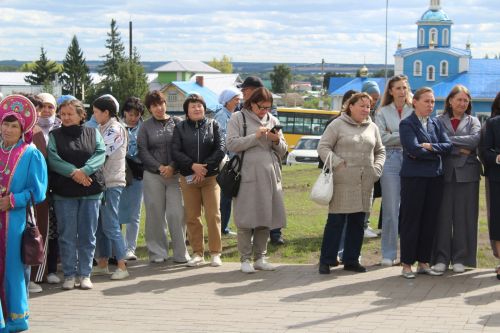 Бүген Теләчедә танылган шәхесләребез хөрмәтенә бюстлар ачылды