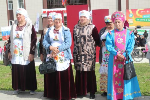 Бүген Теләчедә танылган шәхесләребез хөрмәтенә бюстлар ачылды