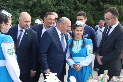 Бүген Теләчедә танылган шәхесләребез хөрмәтенә бюстлар ачылды