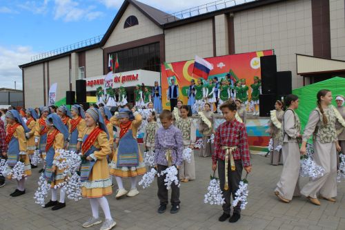 Балкы, яшә, чәчәк ат, республикам минем!