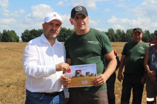 Икмәк булса, җыры да була