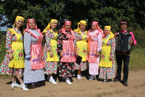 Икмәк булса, җыры да була