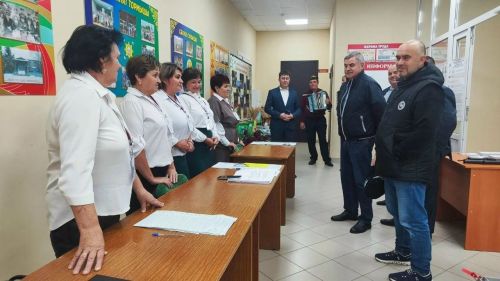 Баландышта сайлауга килүчеләрне гармунчылар ансамбле каршы алды