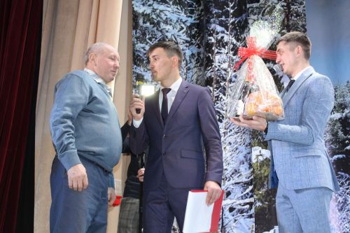 Бәхет алып кил син, Яңа ел!