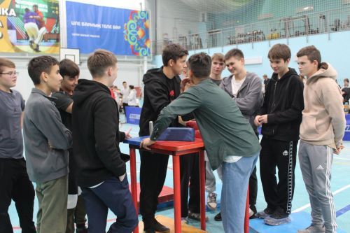 Көчле куллар ярышы