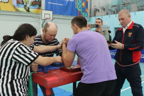 Физик мөмкинлекләре чиклеләр арасында   кул көрәше