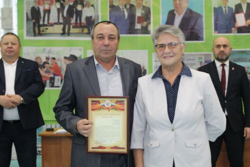 Физик мөмкинлекләре чиклеләр арасында   кул көрәше
