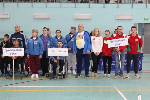 Физик мөмкинлекләре чиклеләр арасында   кул көрәше