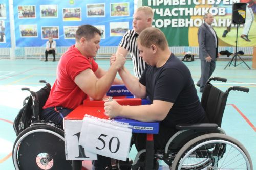 Физик мөмкинлекләре чиклеләр арасында   кул көрәше