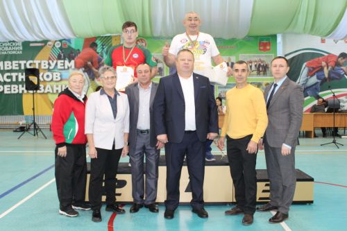 Физик мөмкинлекләре чиклеләр арасында   кул көрәше
