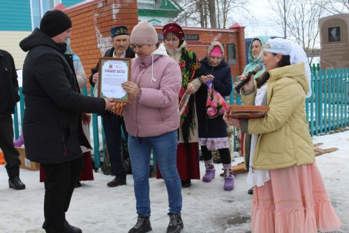 Район буйлап Нәүрүз атлый
