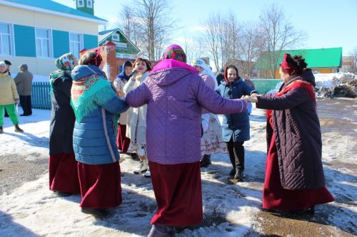 Район буйлап Нәүрүз атлый