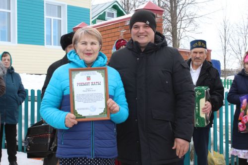 Район буйлап Нәүрүз атлый