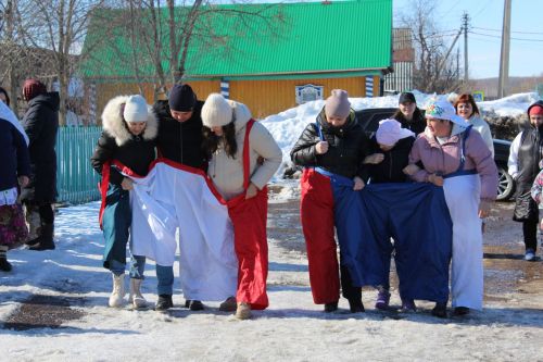 Район буйлап Нәүрүз атлый