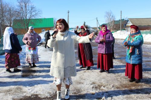 Район буйлап Нәүрүз атлый