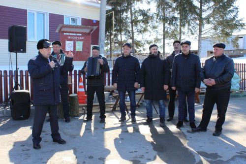 Район буйлап Нәүрүз атлый