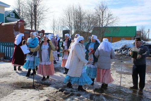 Район буйлап Нәүрүз атлый