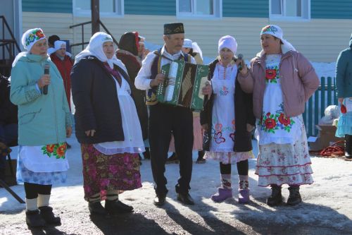 Район буйлап Нәүрүз атлый