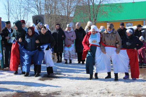 Район буйлап Нәүрүз атлый